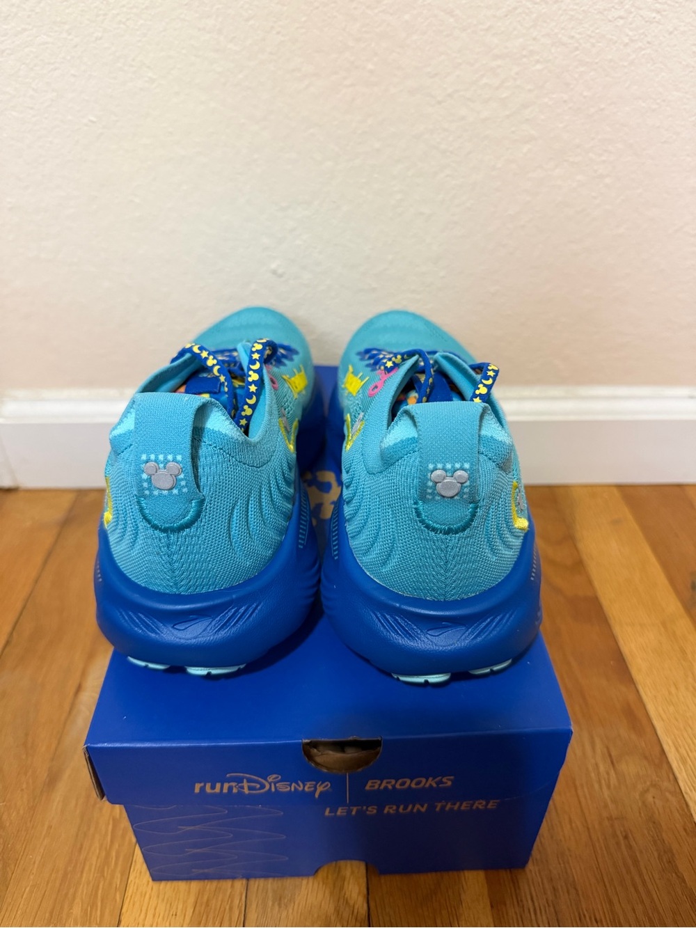 Brooks Adrenaline GTS 25 Disney Blue Running Shoes - Picture 3 of 8